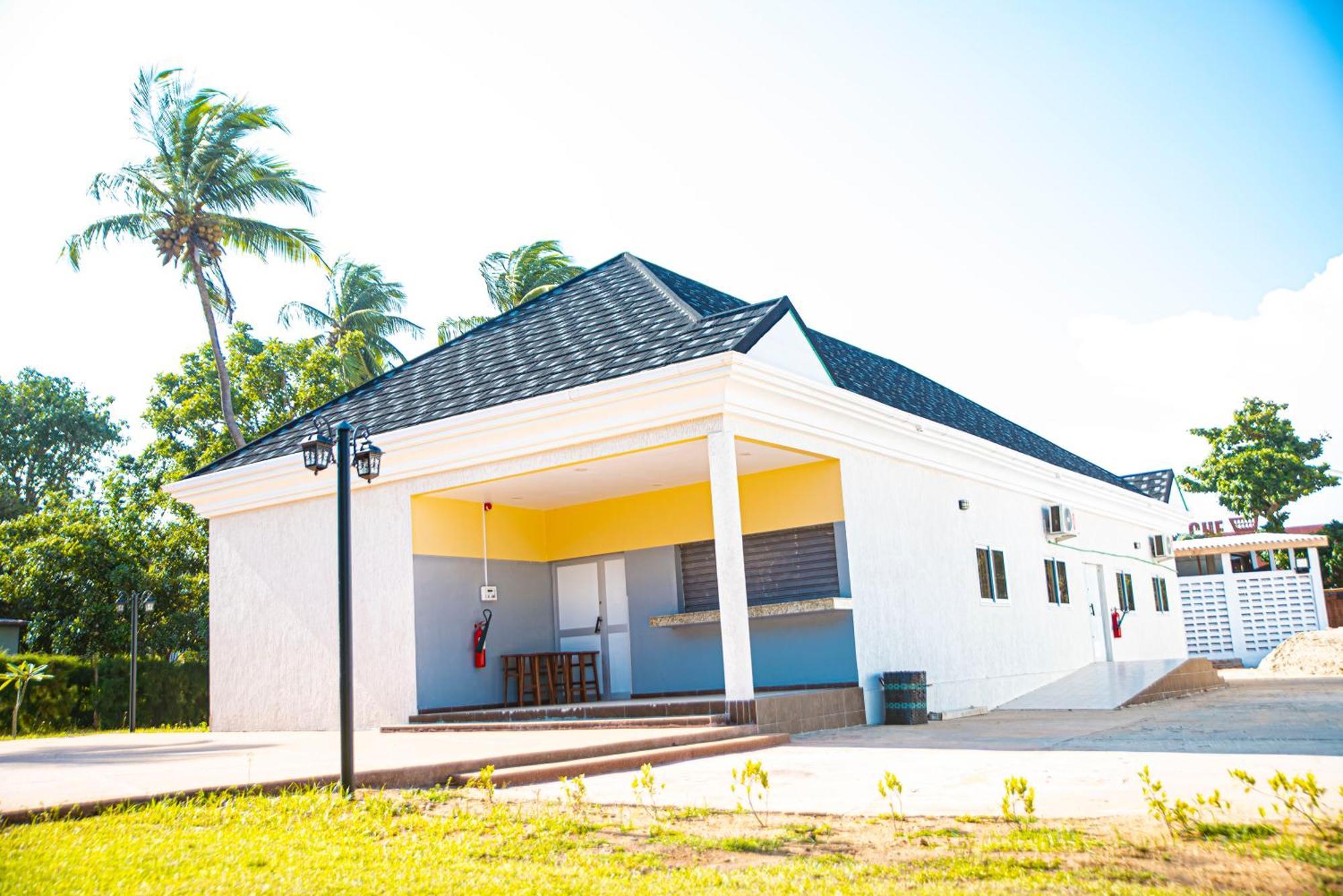 Hotel Sarakawa Lomé Exteriér fotografie